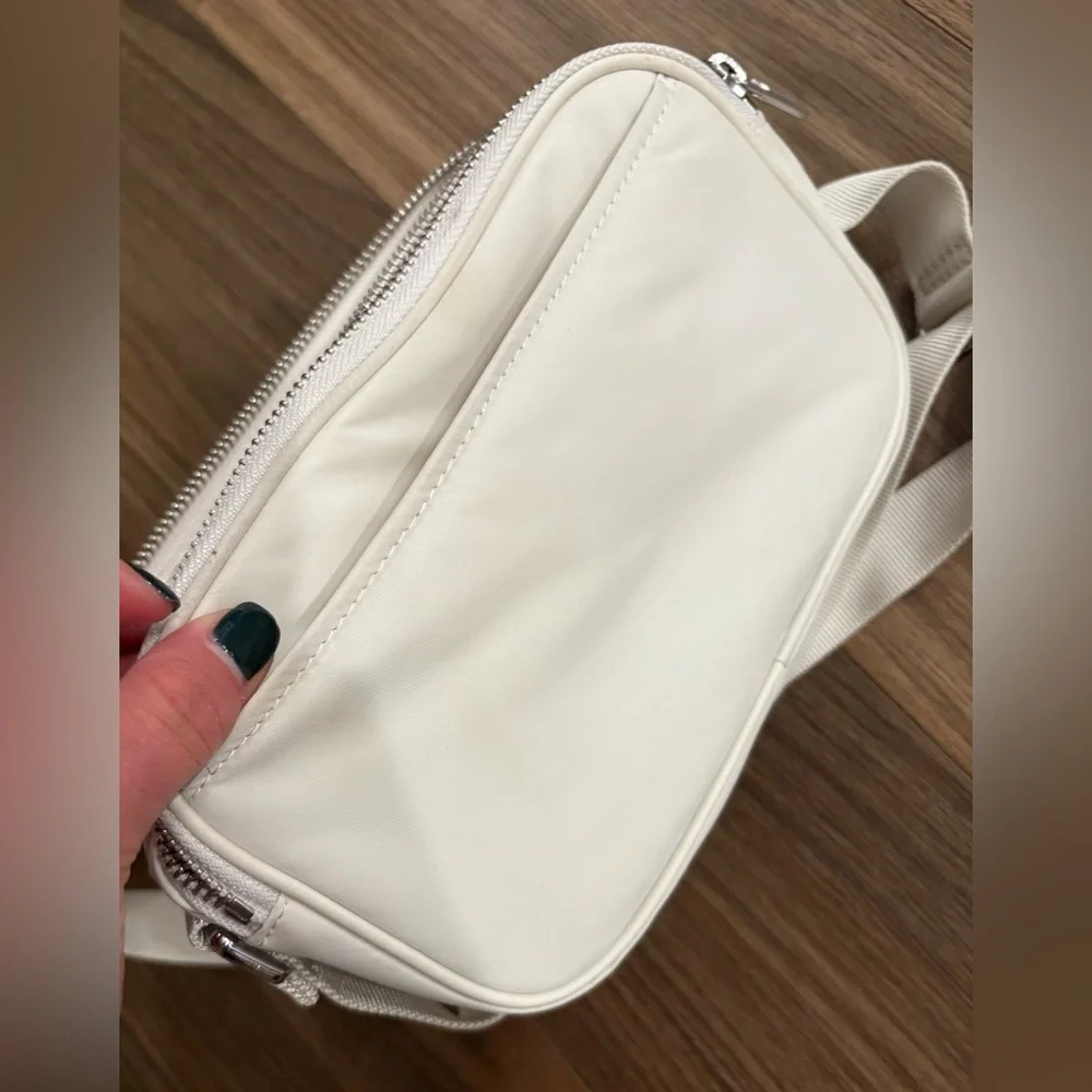 Lululemon Athletica Cream Crossbody Bag 🤍❕ - Picture 5 of 8